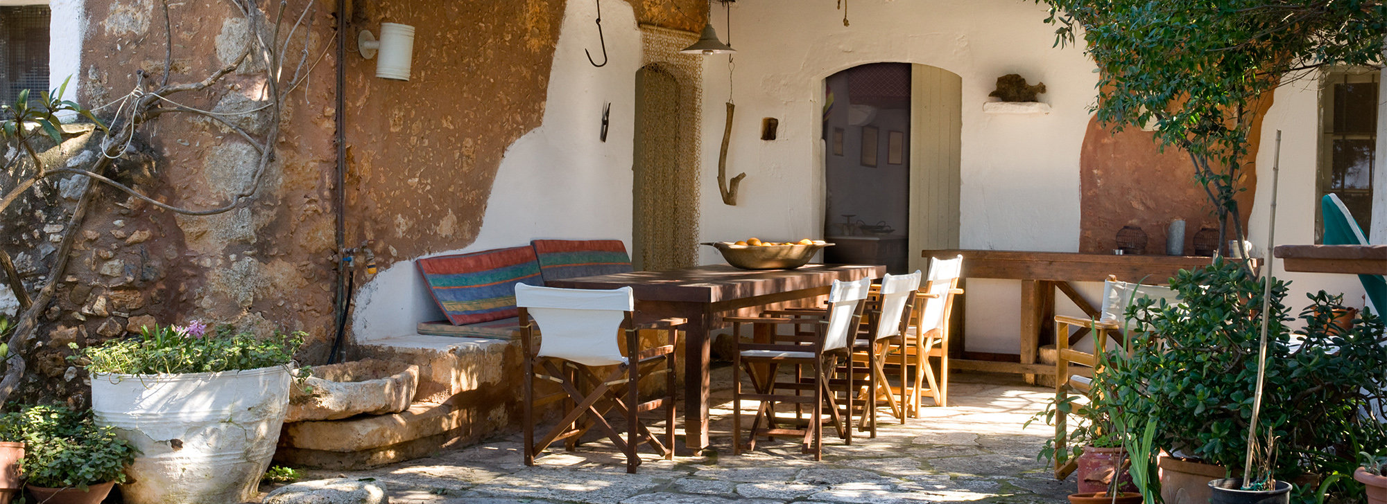 IN CRETE The Carob House